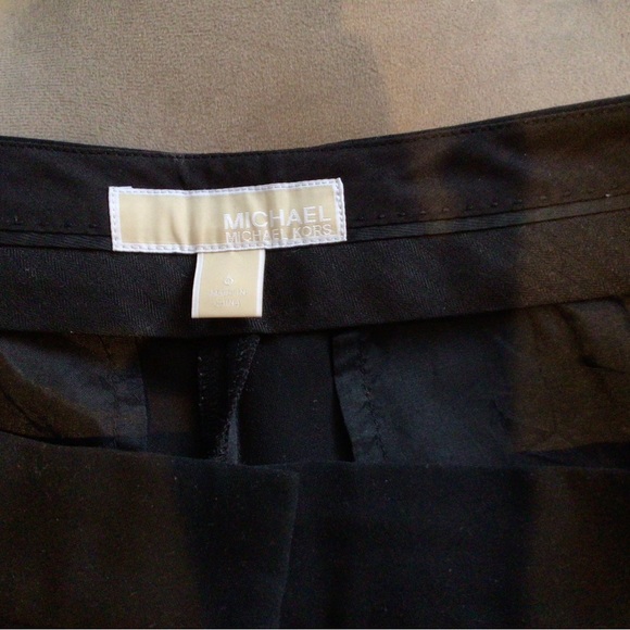 Michael Kors navy pants in excellent condition. Size 6. - Picture 2 of 5